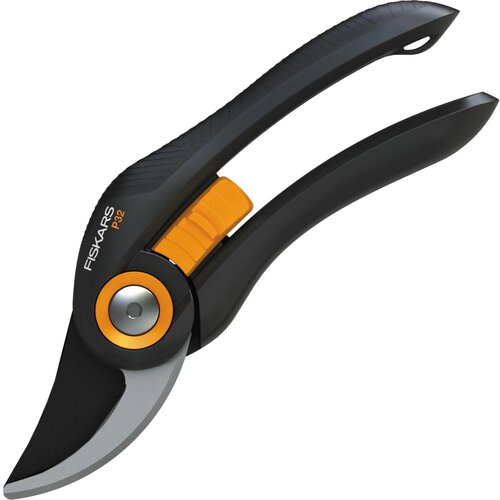 p  Fiskars Solid S P32 15 ,  2990