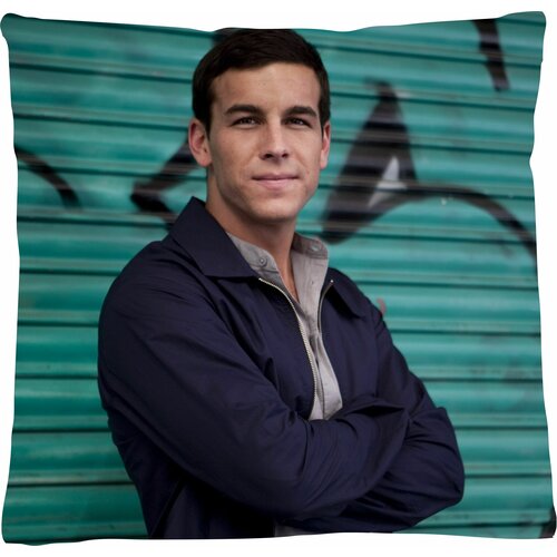 ������� ���������� ����� ����� Mario Casas, ���� 1050�