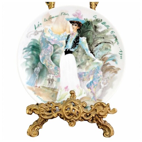 Декоративная тарелка Леа, женщина - цветок Limoges Женщины века Франция Лимож, цена 5200р