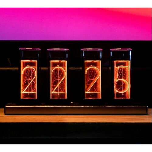   Gixie clock c RGB ,  10500