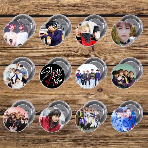   (12)   Stray Kids /   2,  900