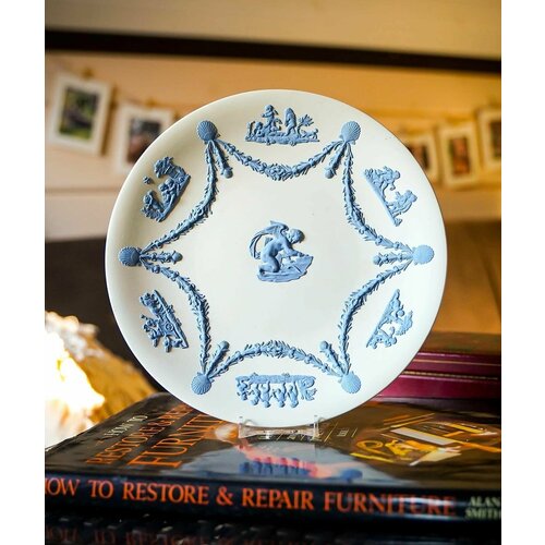 WEDGWOOD редкая тарелка с Амуром, Англия, 1960-1970 гг., цена 28700р